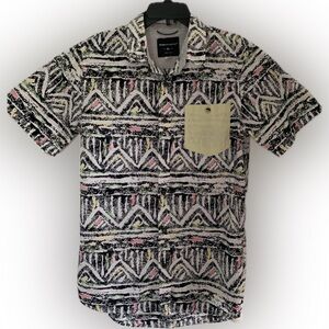 Modern Amusement Men’s Size L Short Sleeve Button-Down Shirt